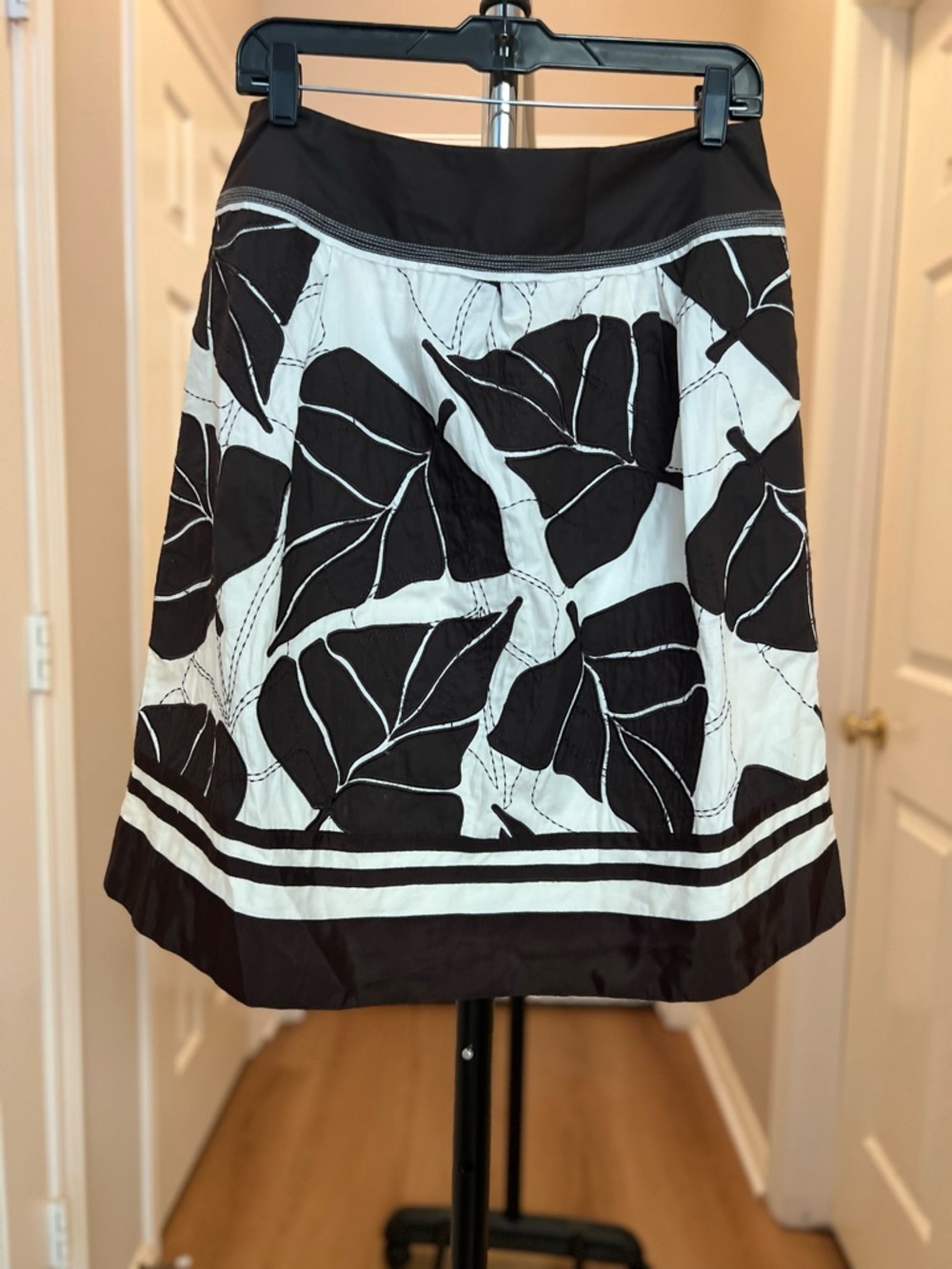 Nygard Collection Black & White Leaf-Print A-Line Skirt